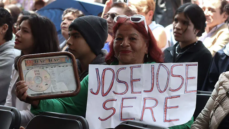 Homenaje José José